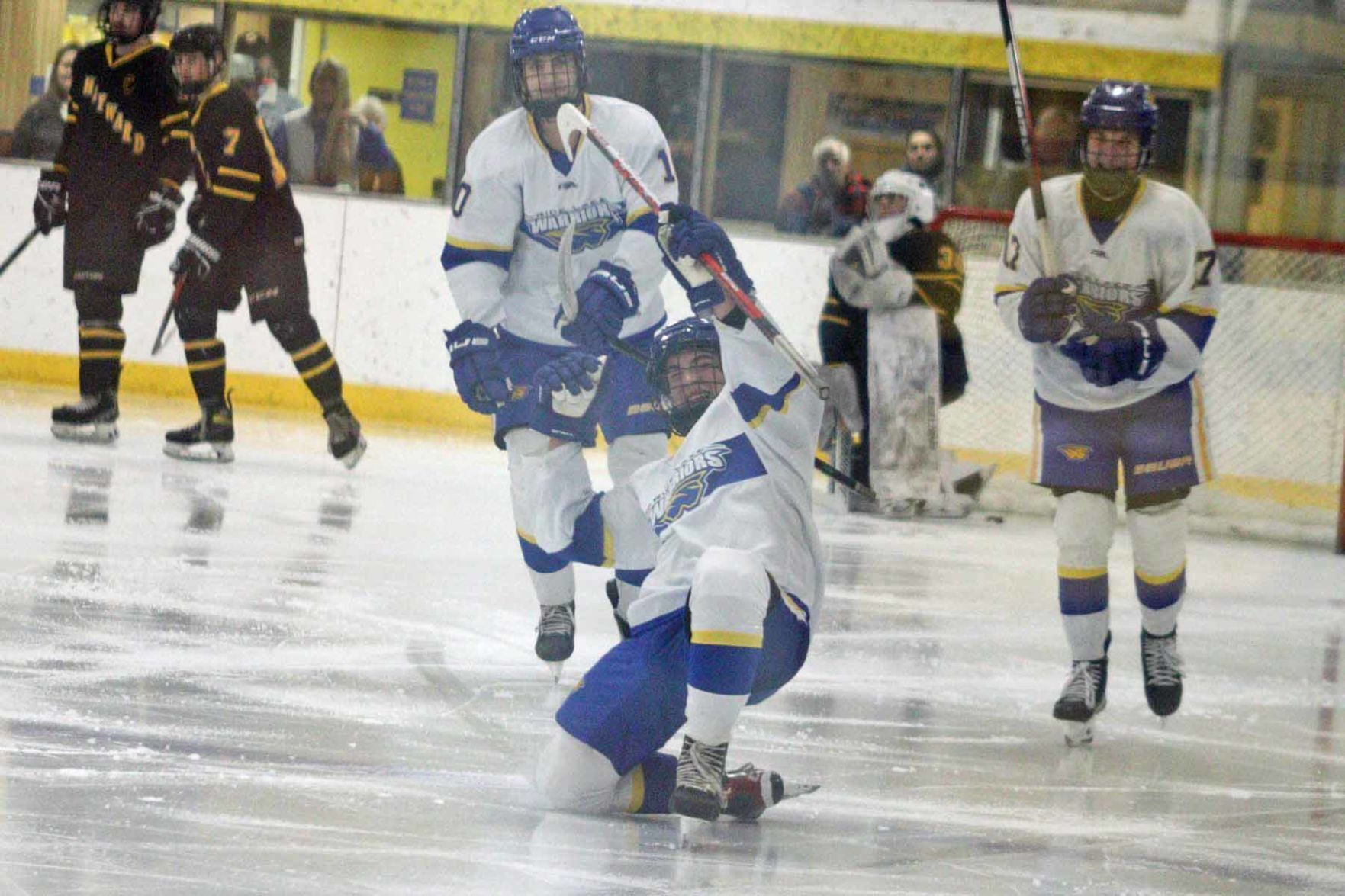 Rice Lake boys hockey vs. Hayward 12-17-22